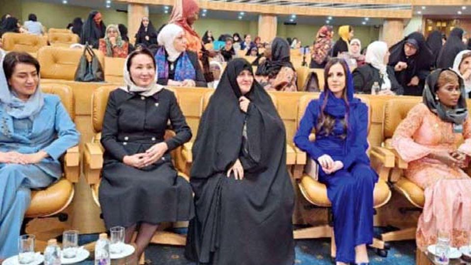 مروری بر جایگاه همسران رؤسای دولتها