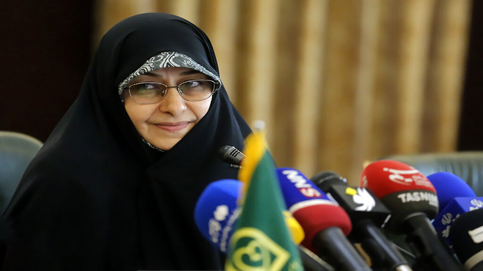 واکنش انسیه خزعلی به حواشی کلیپ پخش شده/ خزعلی: ۶۰ درصد زنان ایرانی از اینترنت استفاده میکنند