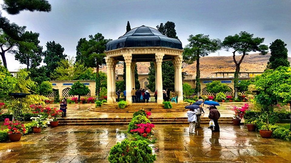 حافظ.. شاعر الغزل ولسان الغیب وترجمان الأسرار