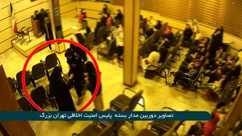 پدر مهسا امینی: لباس مهسا امینی همان بود که در فیلم مشخص است