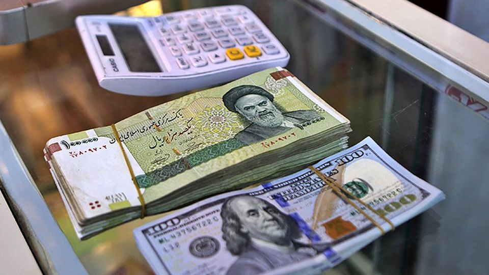 روزنامه جمهوری اسلامی: زورگیری نتیجه بحران اقتصادی است