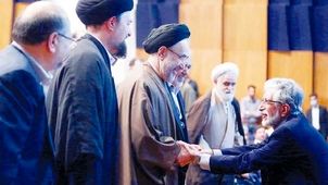 تقابل اصولگرایی رادیکال
 با اصولگرایی میانه
