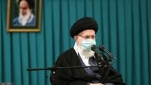 Leader visits exhibition of Iran industry achievements